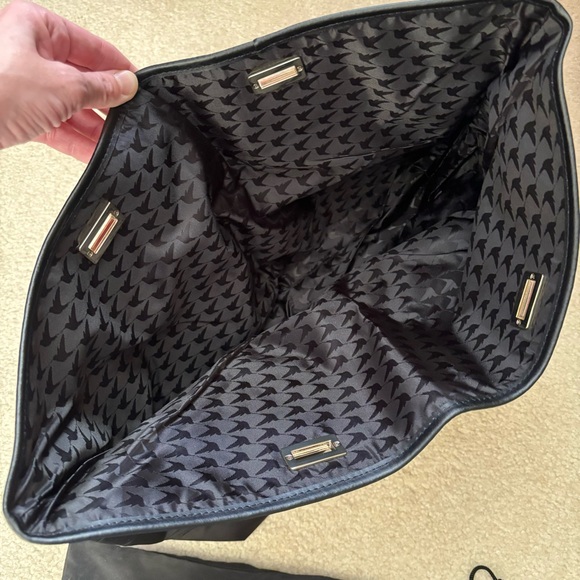 Lo & Sons Black Saffiano 15” Seville Tote with gold hardware and extra NEW shell - Picture 10 of 16